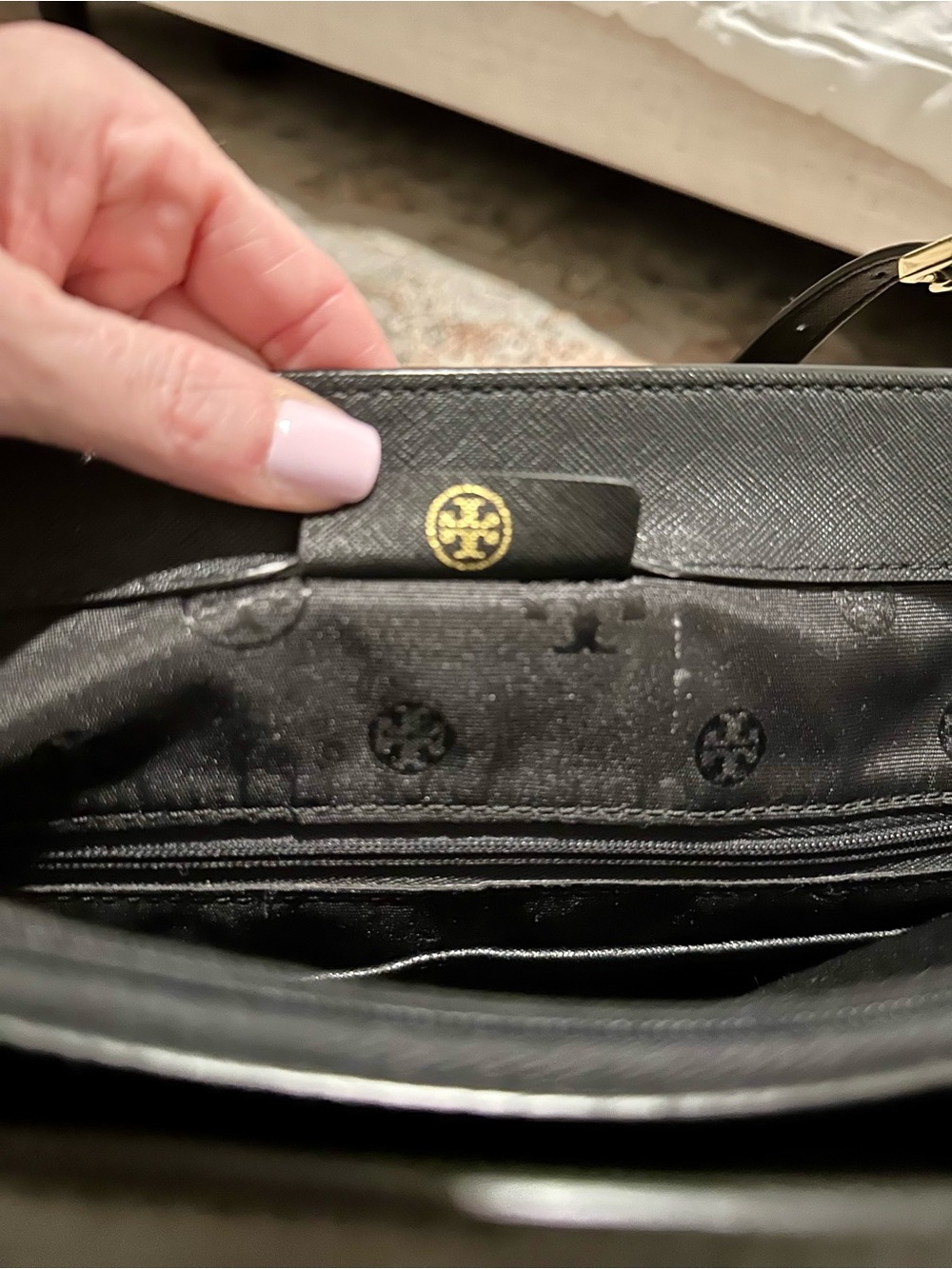 Tory Burch Black York Gold Buckle Hardware Leather Tote. EXCELLENT Condition. - Picture 7 of 9